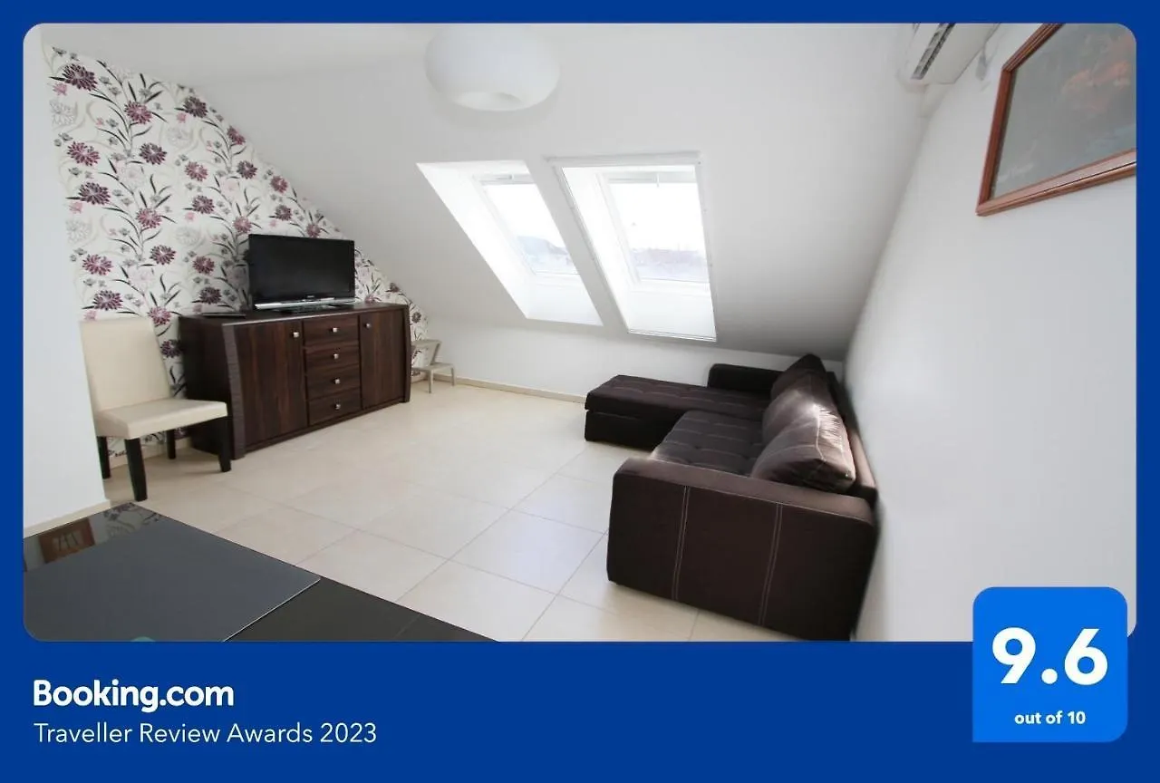 Blonde River Apartman Soter Szeged Apartment